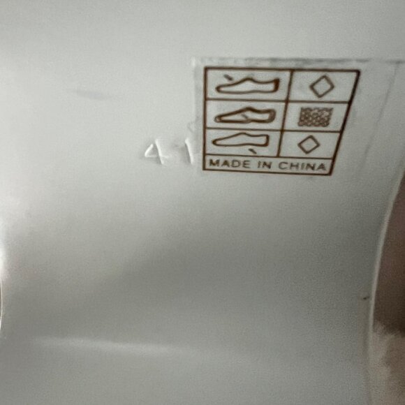 White Faux Fur Goth Platform Knee High Boots With Zippers Size 41 - Picture 15 of 16